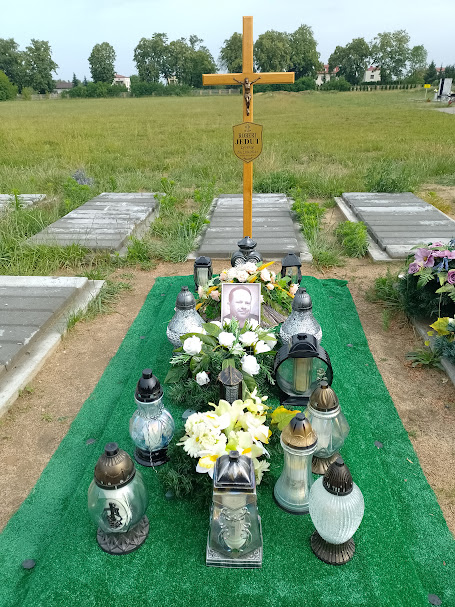 Robert Jedut 1974 Lubartów - Grobonet - Wyszukiwarka osób pochowanych